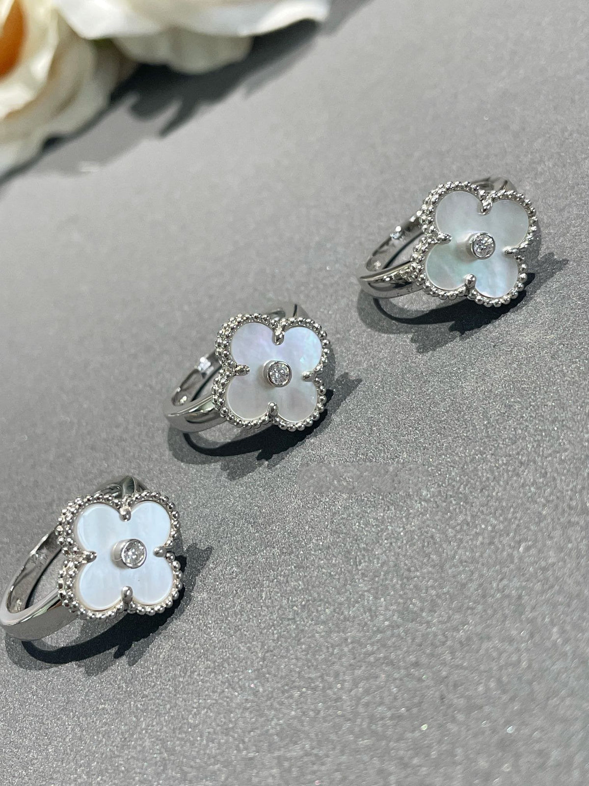 ¡®Twinkle jewelry¡¯CLOVER SILVER MOP DIAMOND RING