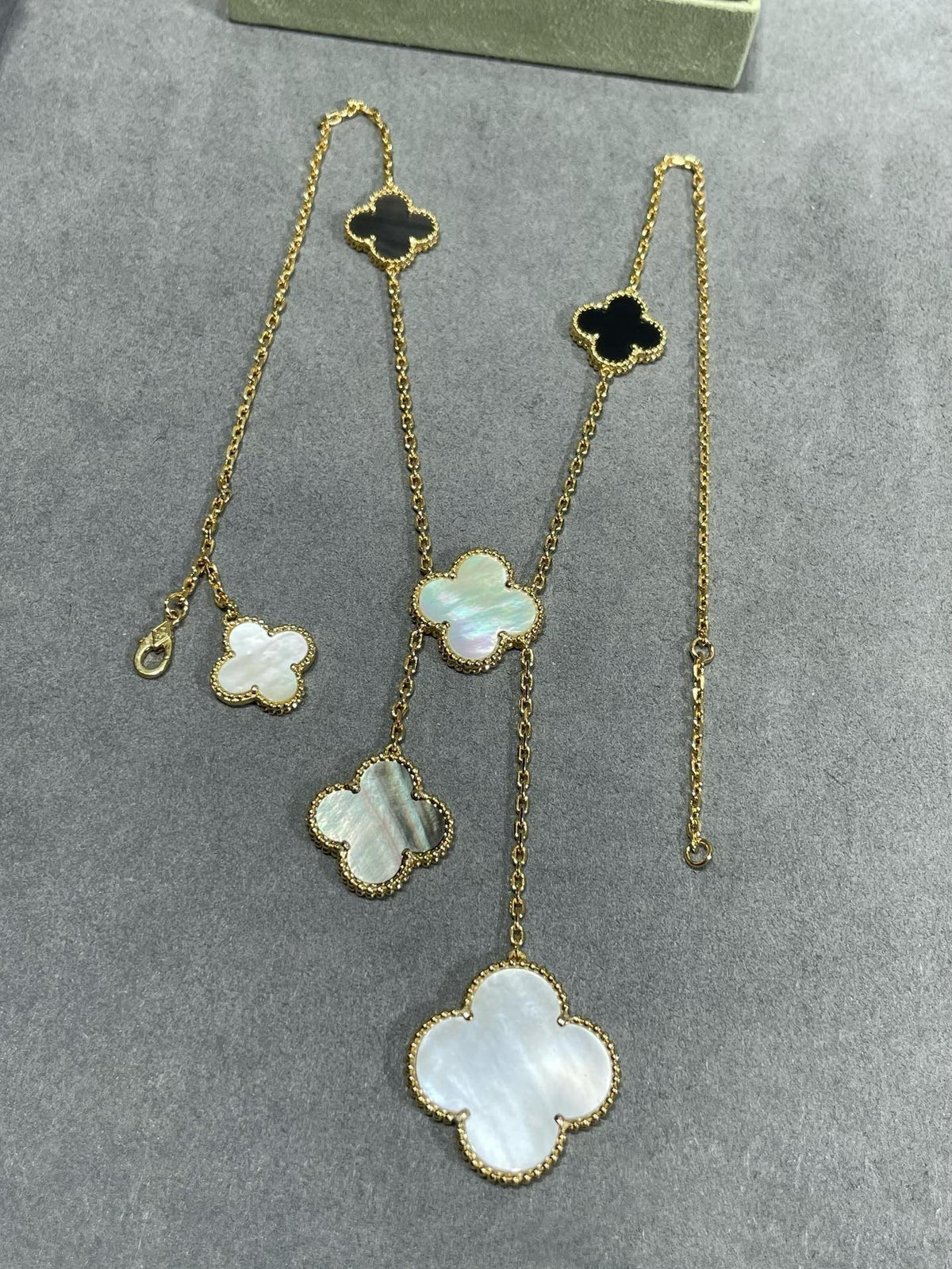 ¡®Twinkle jewelry¡¯CLOVER 6 MOTIF MOP ONYX GOLD NECKLACE