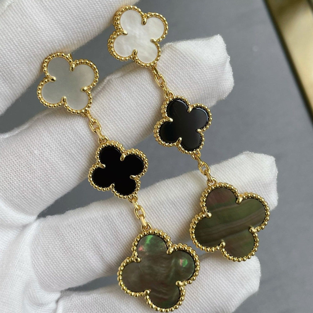 ¡®Twinkle jewelry¡¯CLOVER 3 MOTIF MOP ONYX DARK MOP PINK GOLD EARRINGS