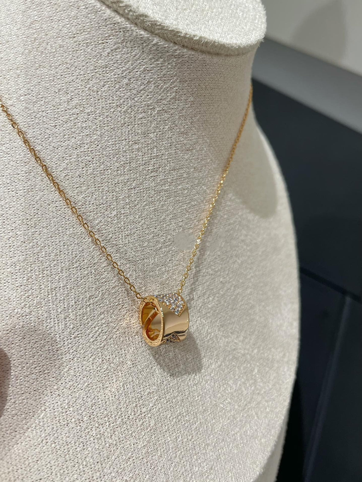 ¡®Twinkle jewelry¡¯LIENS EVIDENCE DIAMOND PAVED NECKLACE