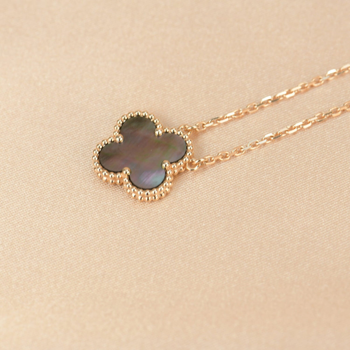 ¡®Twinkle jewelry¡¯CLOVER 15MM  GRAY MOTHER OF PEARL NECKLACE