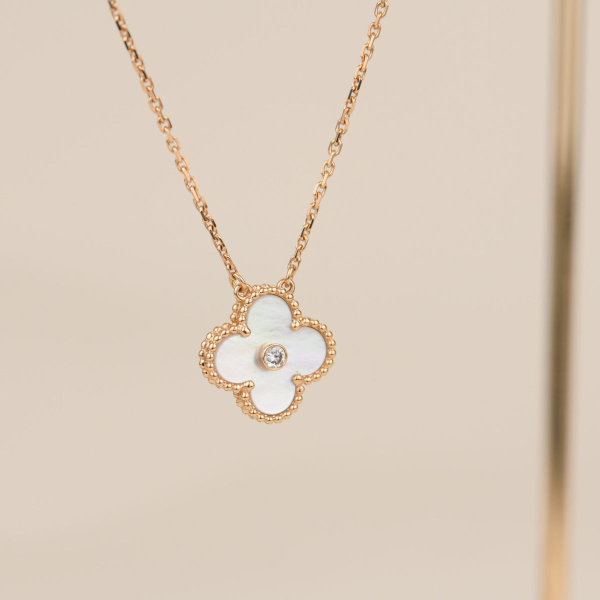 ¡®Twinkle jewelry¡¯CLOVER 15MM DIAMOND WHITE FRITILLARIA NECKLACE