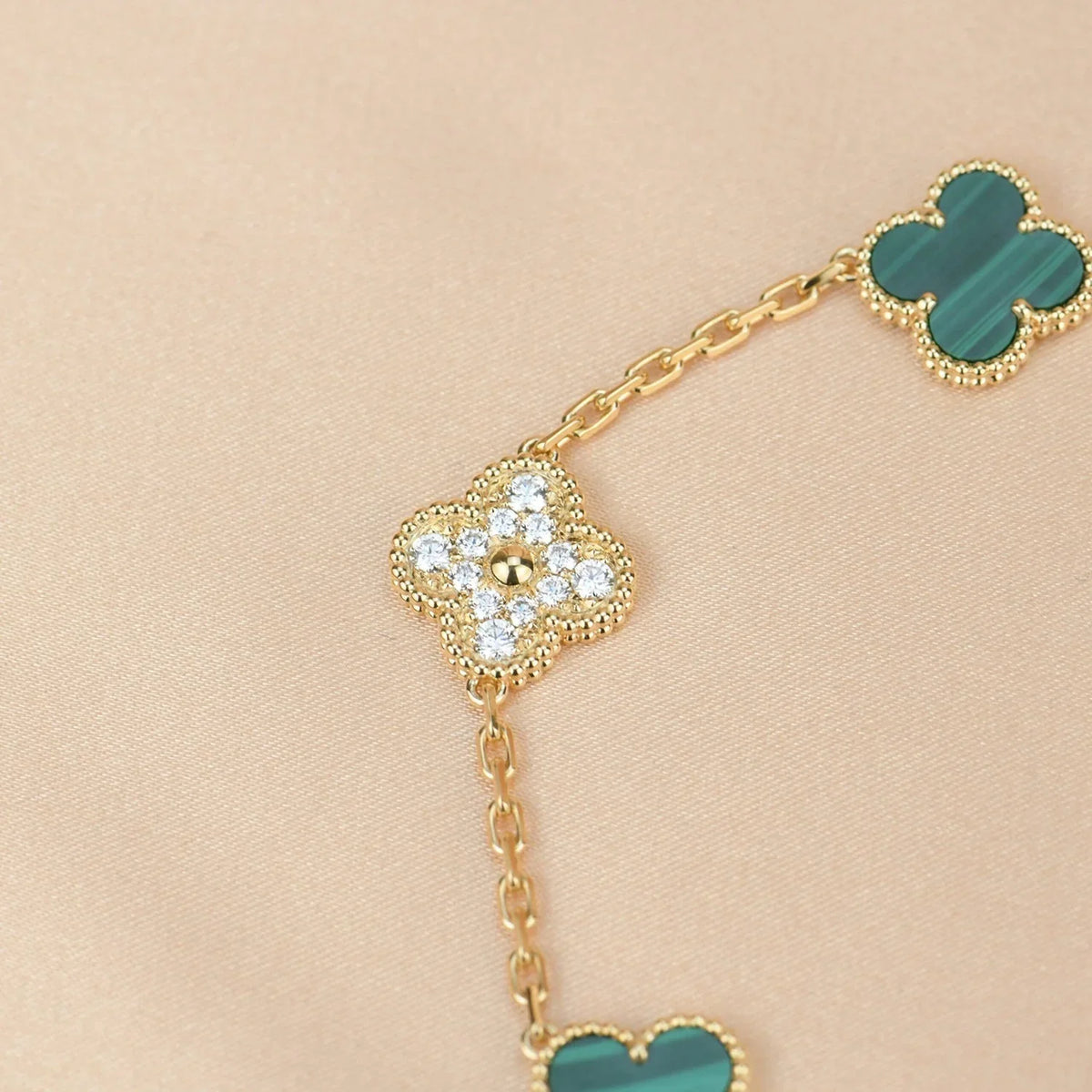 [Twinkle jewelry]New  CLOVER 5 MOTIF MALACHITE BRACELET COLLECTION