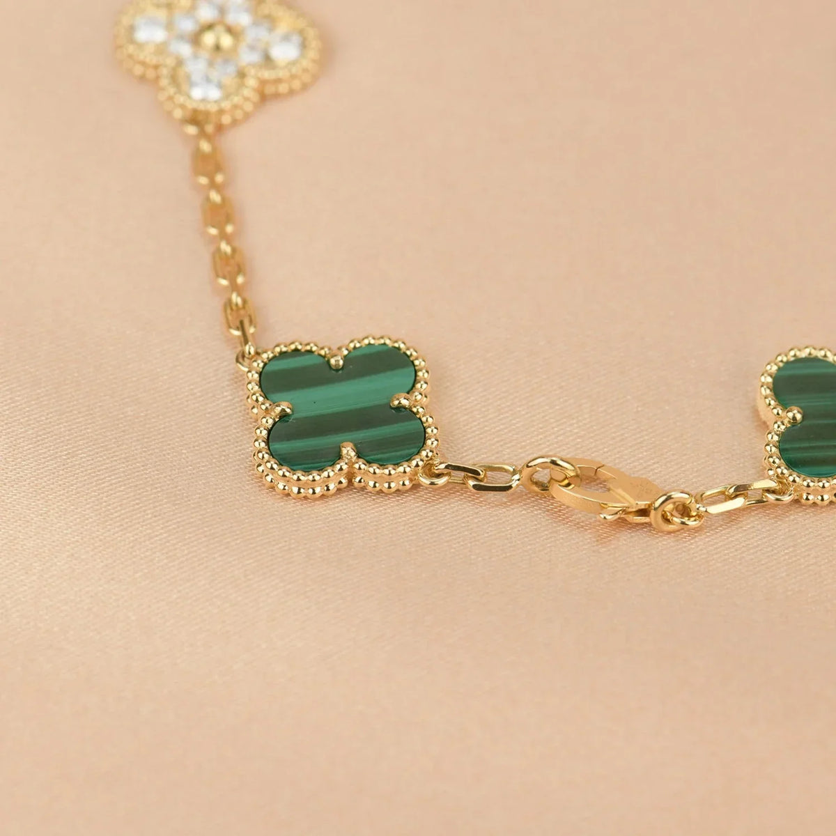 [Twinkle jewelry]New  CLOVER 5 MOTIF MALACHITE BRACELET COLLECTION