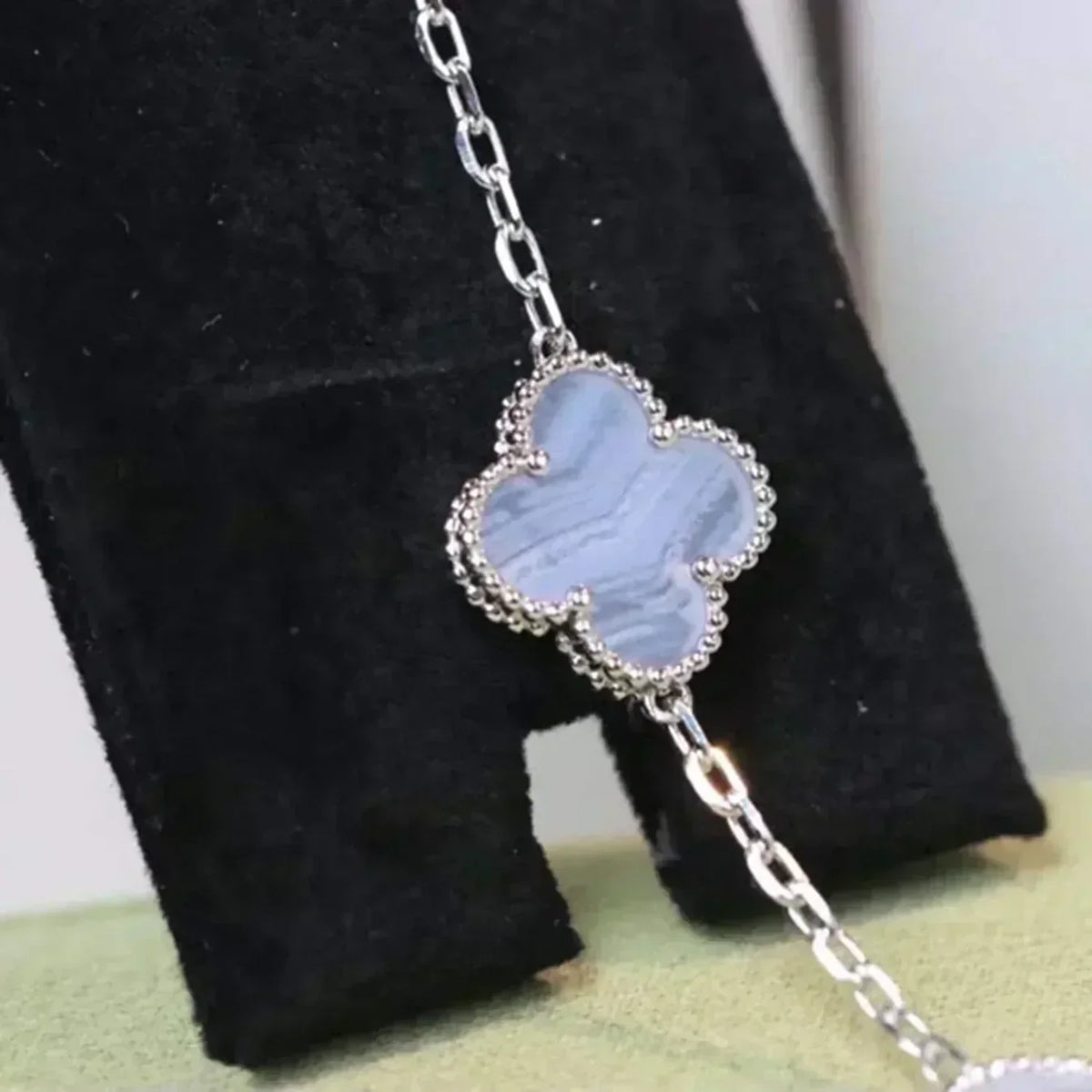 [Twinkle jewelry]New  CLOVER 5 MOTIF PURPLE CHALCEDONY BRACELET COLLECTION