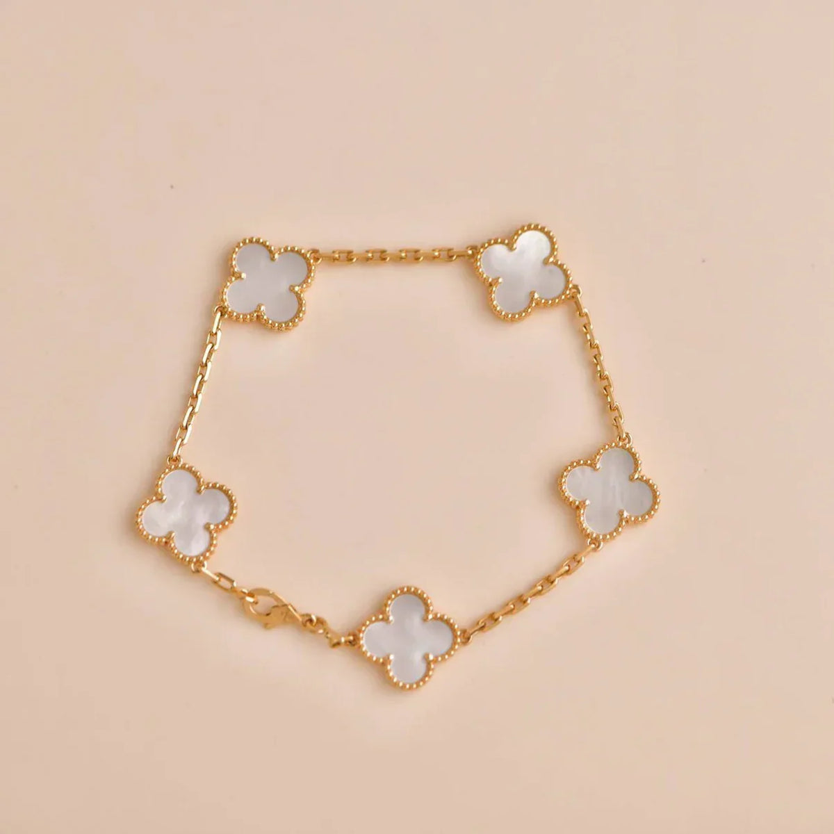 [Twinkle jewelry]New CLOVER WHITE PEARL MOP 5 MOTIF BRACELET COLLECTION